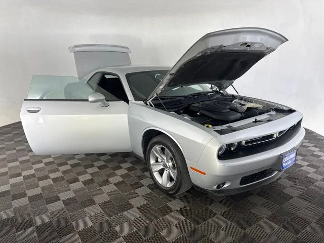 Used 2022 Silver Dodge SXT image 15