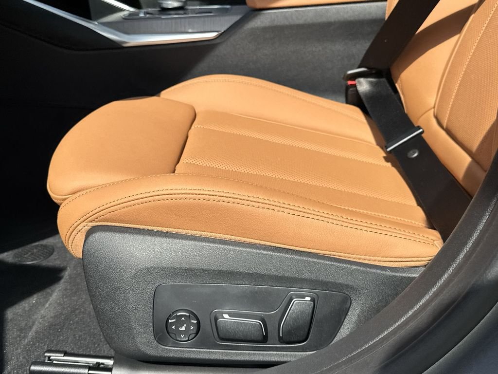 New 2026 Skyscraper Grey Metallic BMW xDrive40 image 14
