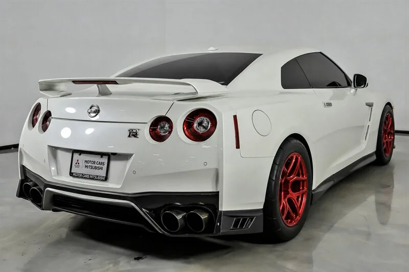 2019 Nissan GT-R Premium - Photo 11