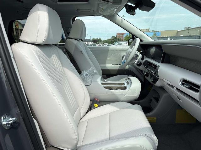 New 2026 Gray Hyundai SEL Premium 8P image 16