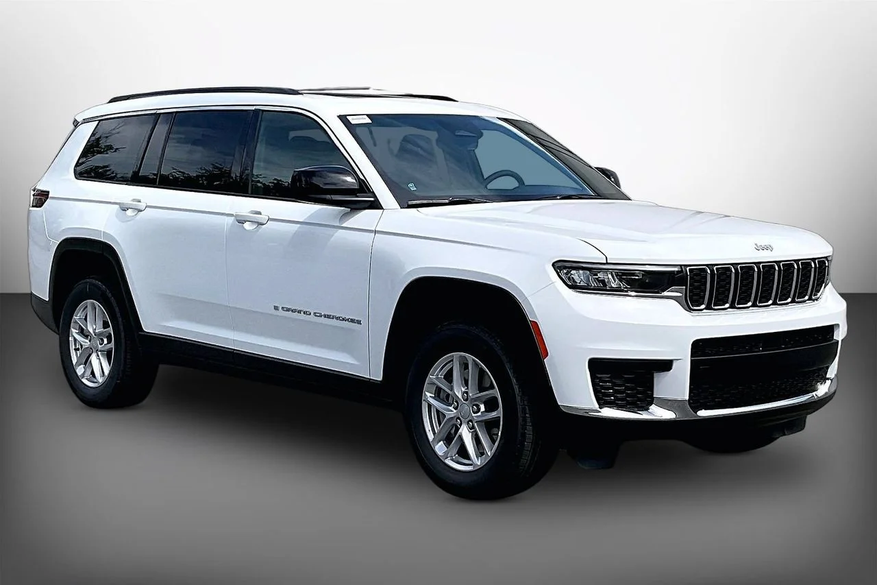 New 2026 Bright White Clearcoat Jeep Laredo X image 2