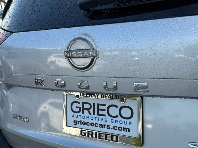 Used 2022 Silver Nissan SV image 15