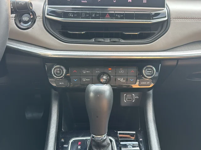 Used 2024 White Jeep Limited image 21