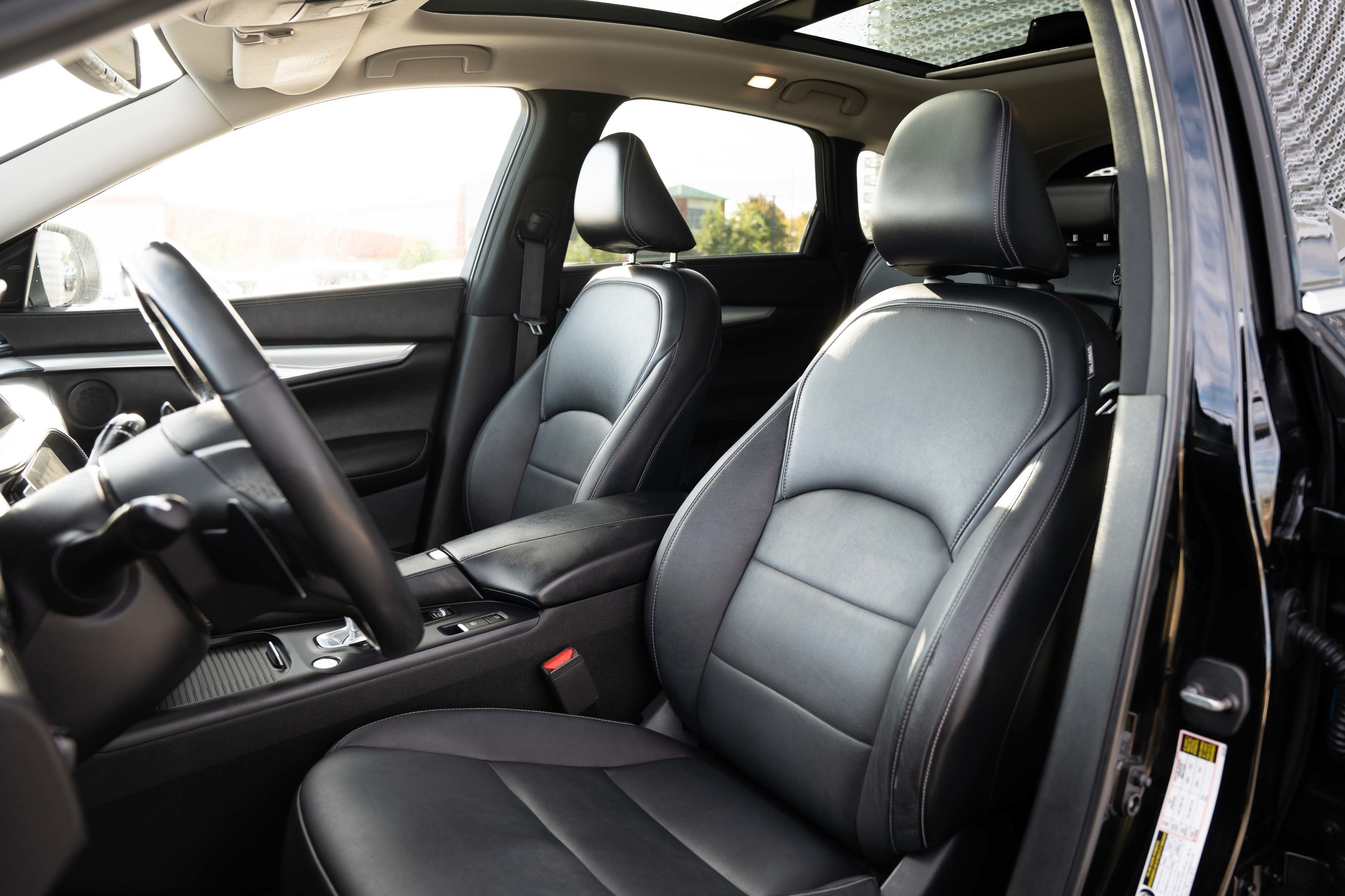Used 2019 Black Obsidian INFINITI LUXE image 16
