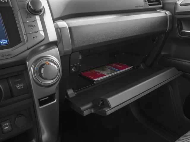 Used 2016  Toyota  image 16
