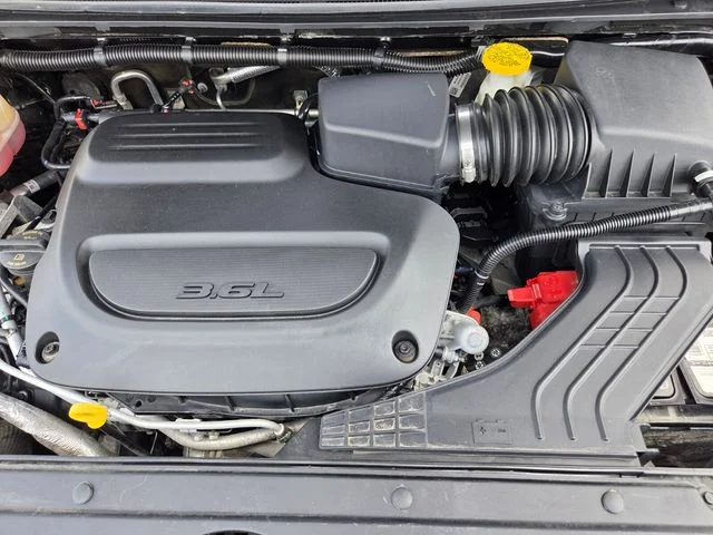 Used 2023 Black Chrysler Touring L image 32