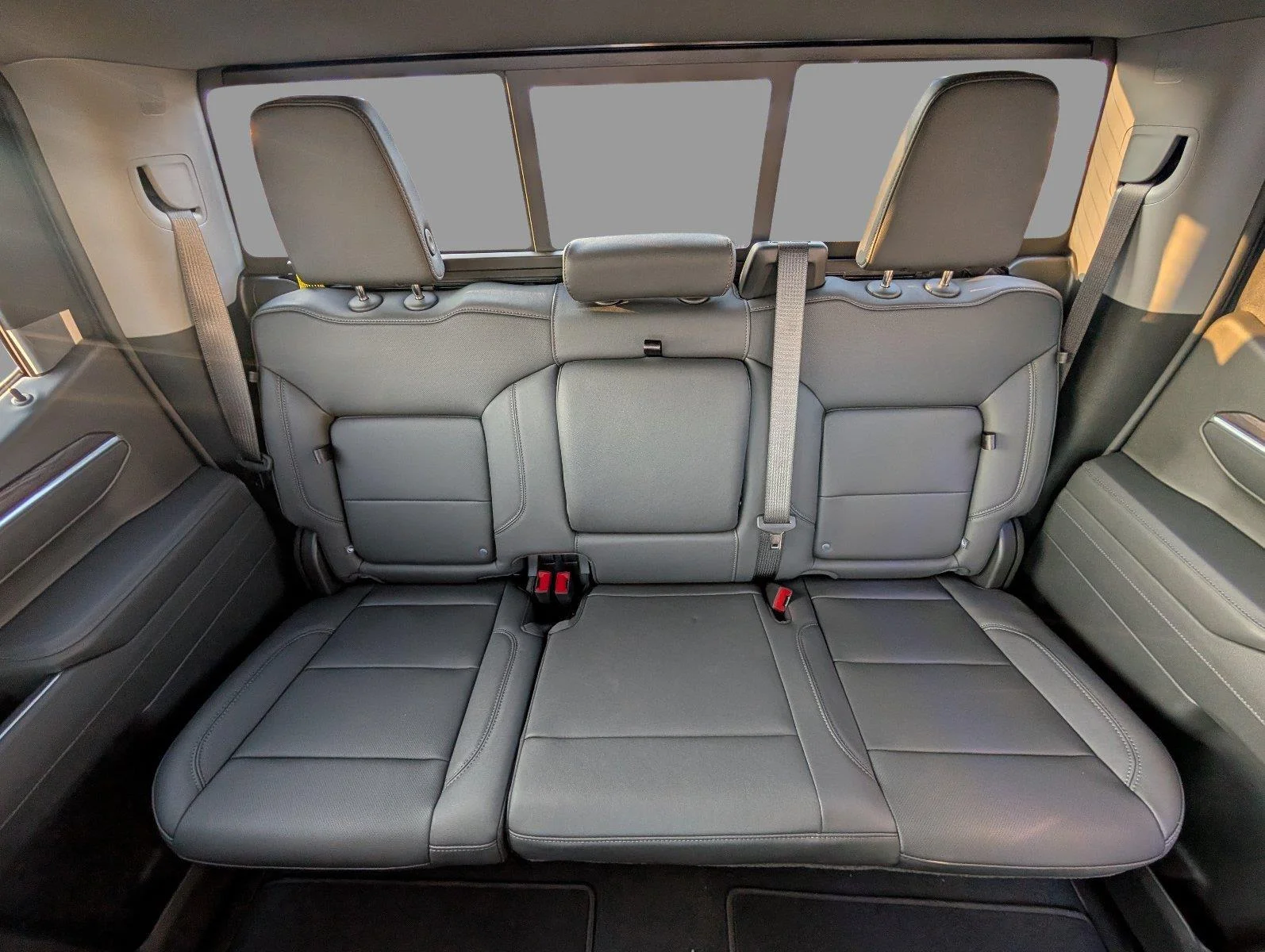 New 2026 Sterling Metallic GMC SLT image 31
