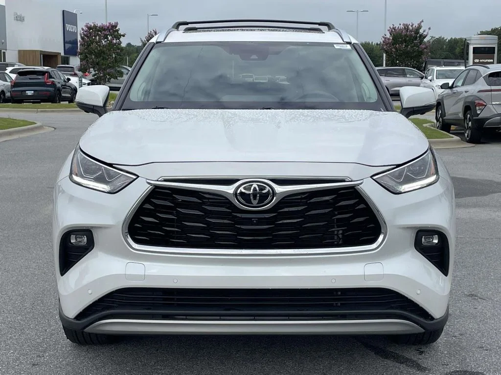 Used 2024 Wind Chill Pearl Toyota Platinum image 26