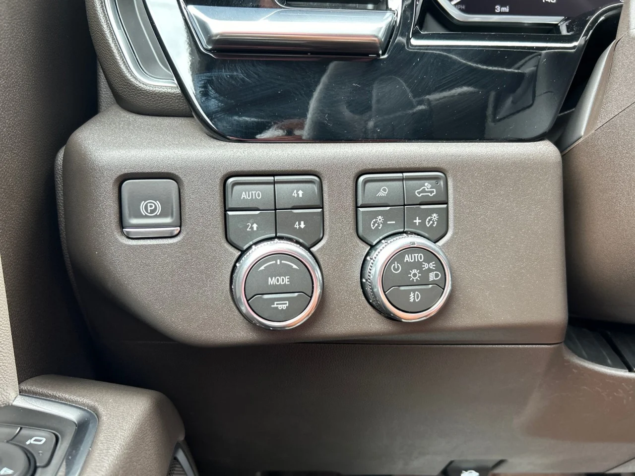 New 2026 Onyx Black GMC SLT image 15