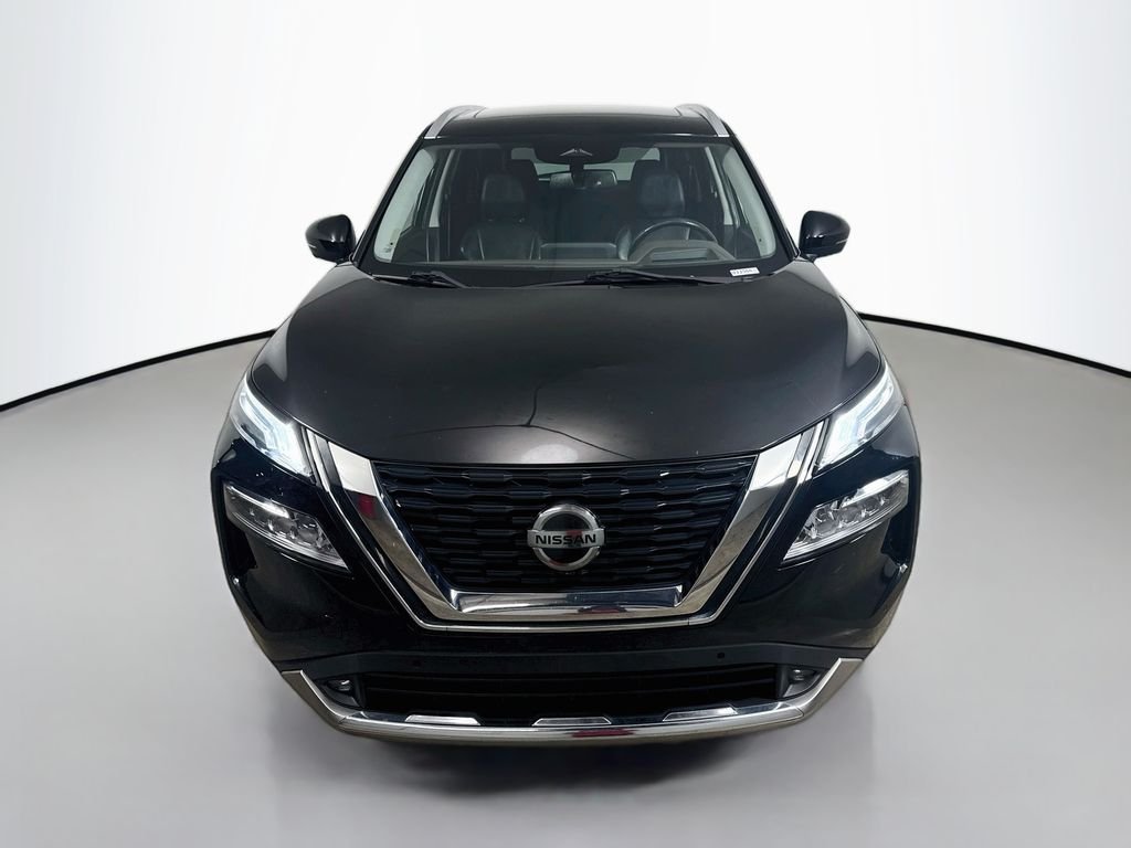Used 2021 Super Black Nissan Platinum image 2