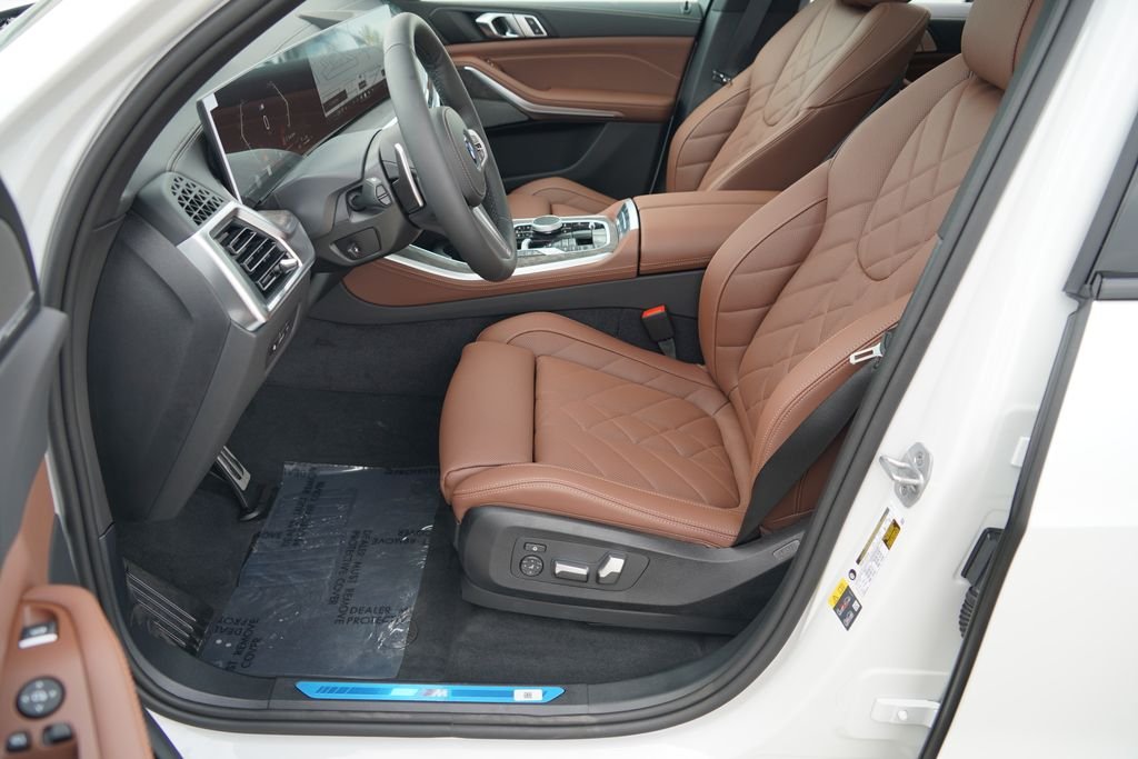 New 2026 Mineral White Metallic BMW xDrive50e image 10