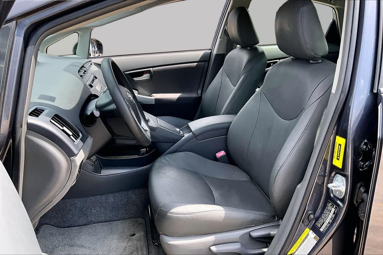 Used 2011 Winter Gray Metallic Toyota III image 7