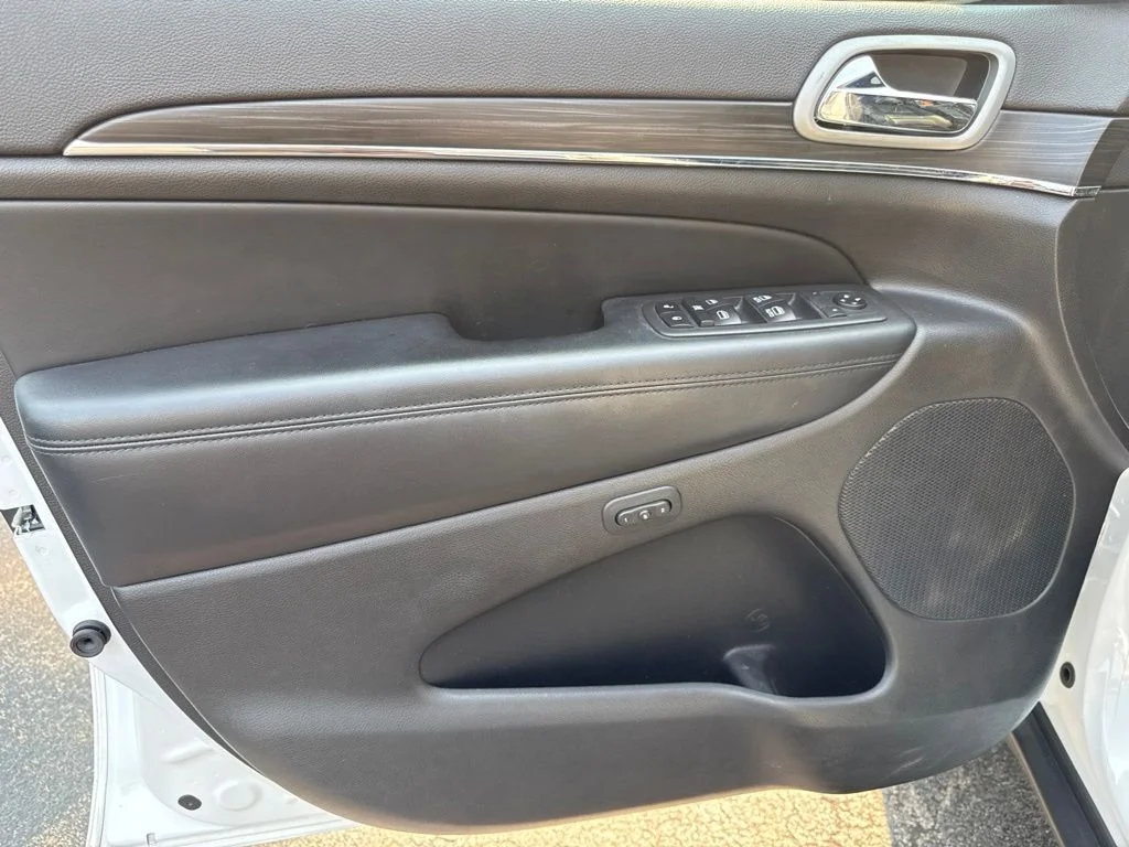 Used 2020 White Jeep Limited image 20