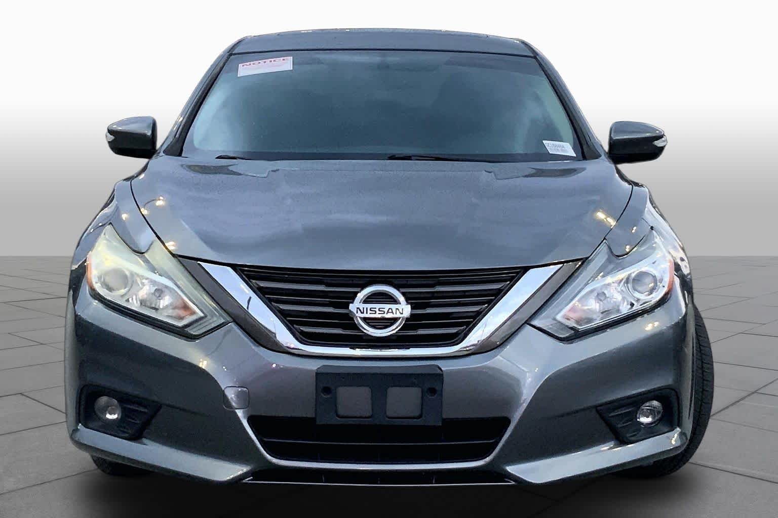 Used 2016 Gun Metallic Nissan 2.5 SV image 4