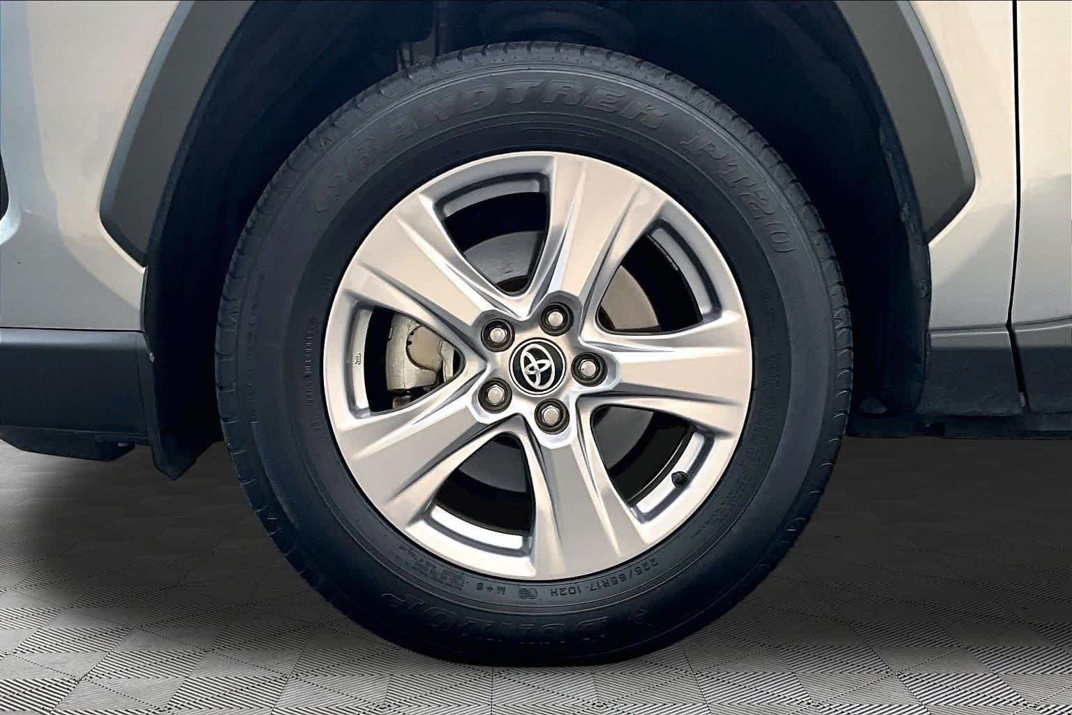 Used 2025 Silver Sky Metallic Toyota XLE image 11