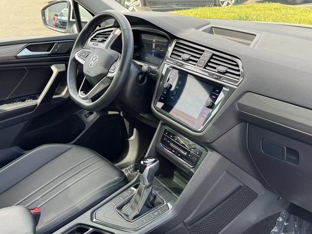 Used 2023 White Volkswagen 2.0T SE image 28