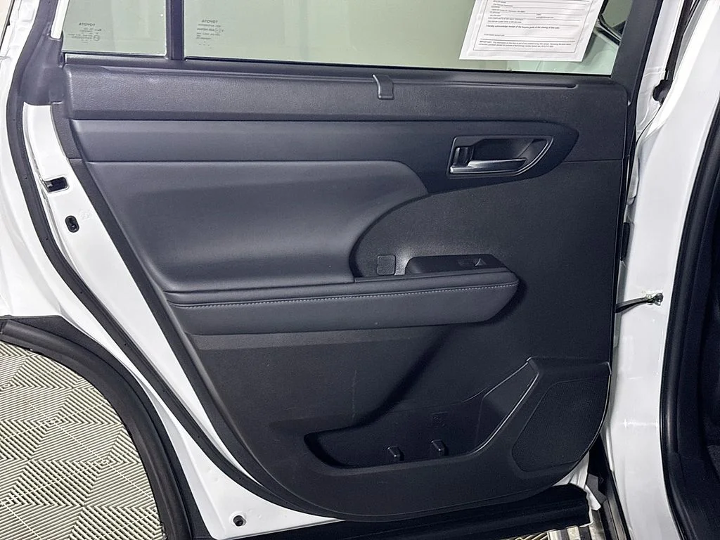 Used 2022 Beige Toyota XLE image 19