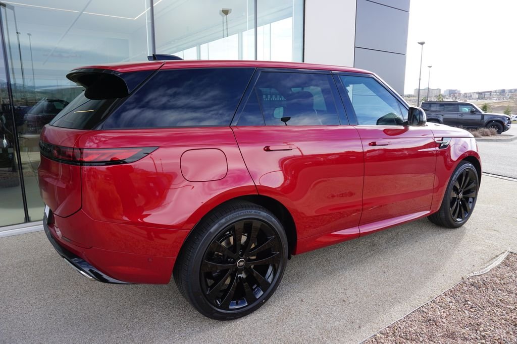 New 2025 Firenze Red Land Rover Dynamic SE image 4