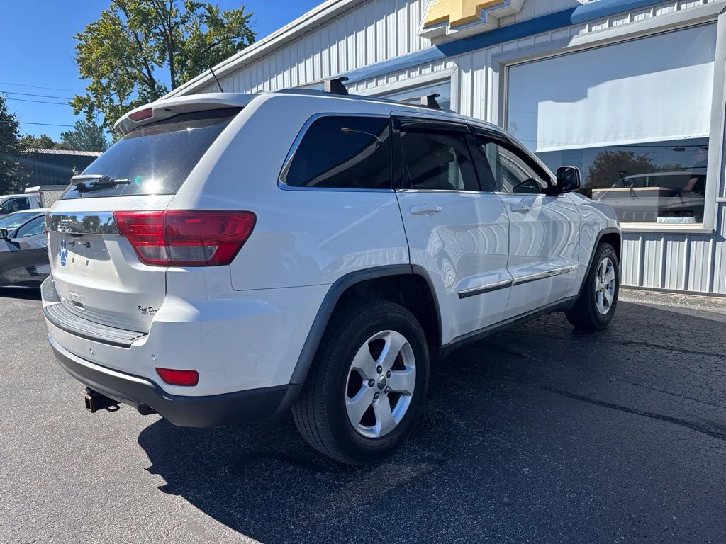 Used 2012 White Jeep Laredo image 5