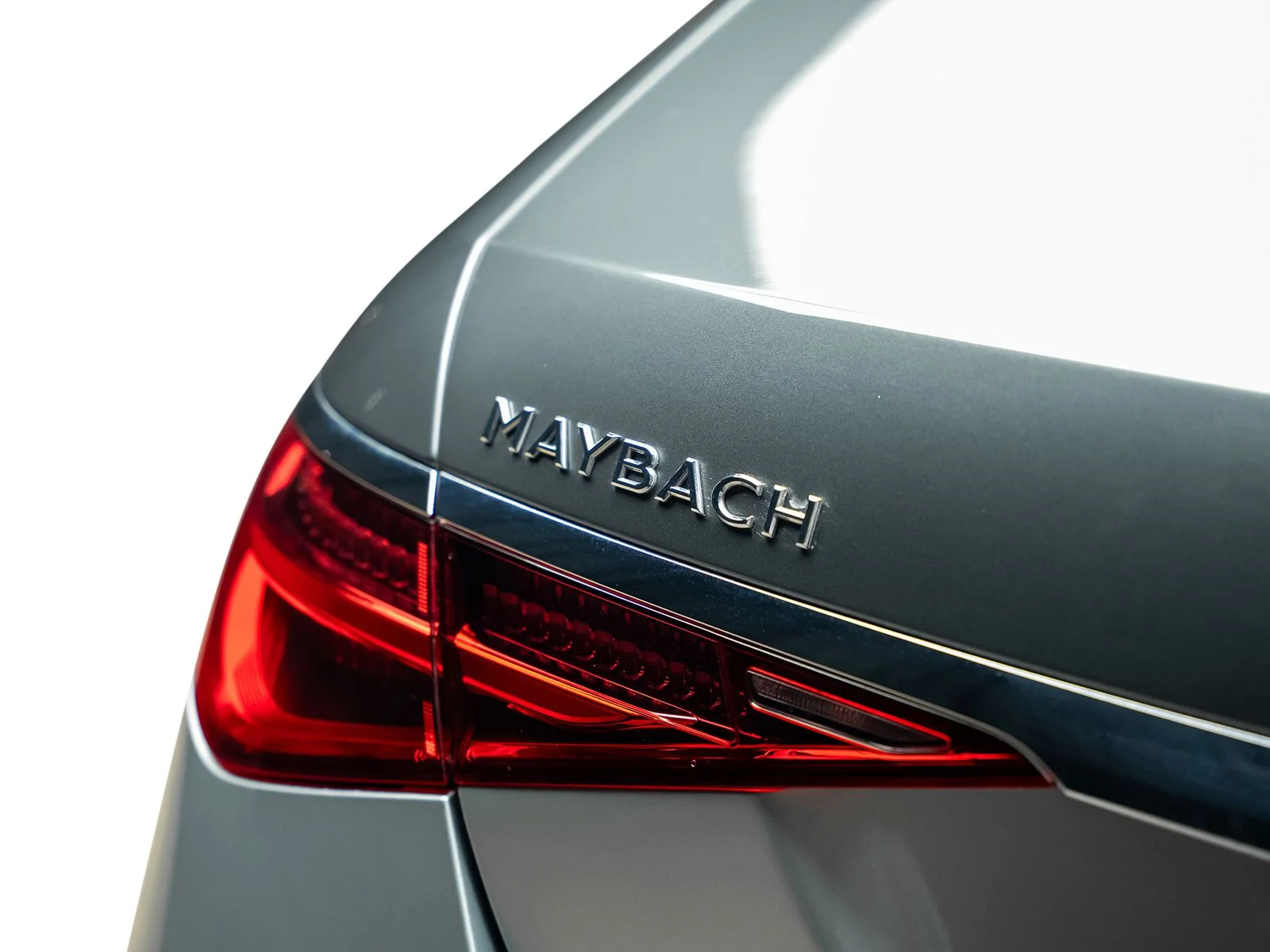 Used 2024 Silver Mercedes-Benz Maybach S 580 image 21