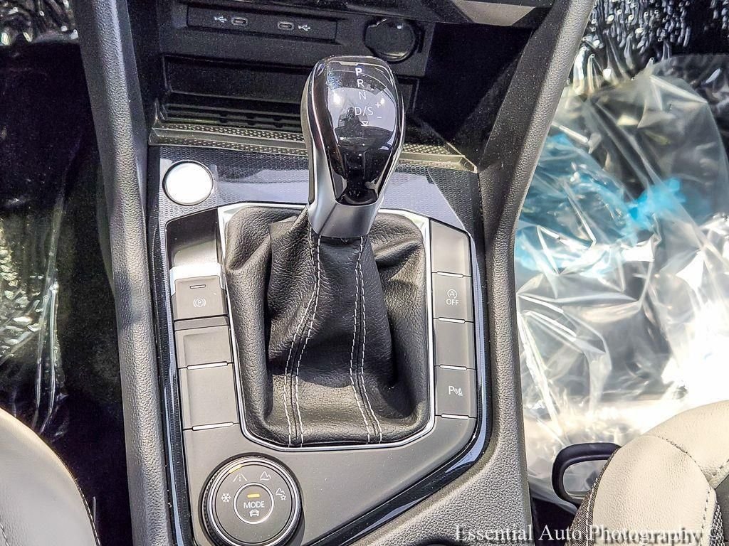 New 2026 Platinum Gray Metallic Volkswagen SE AWD image 15