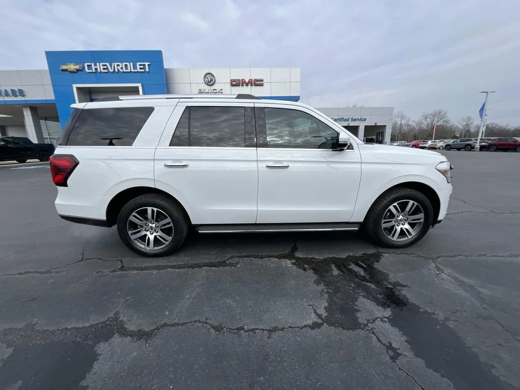 Used 2022 White Ford Limited image 8