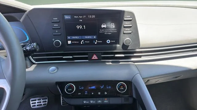 Used 2025 Gray Hyundai SEL Sport image 25