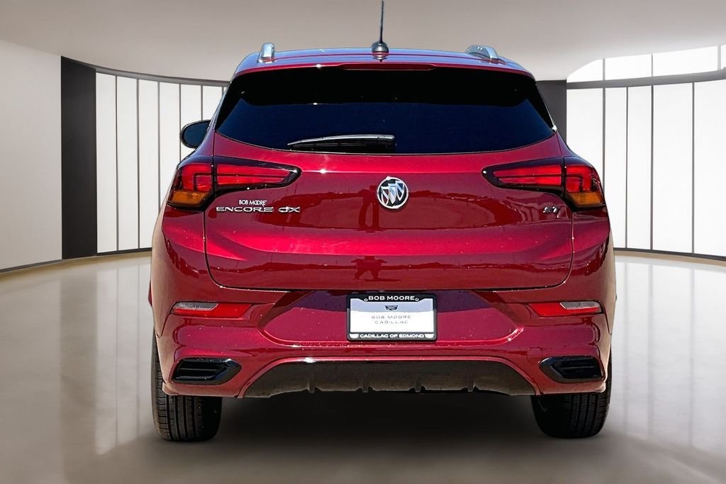 Used 2022 Red Buick Select image 4