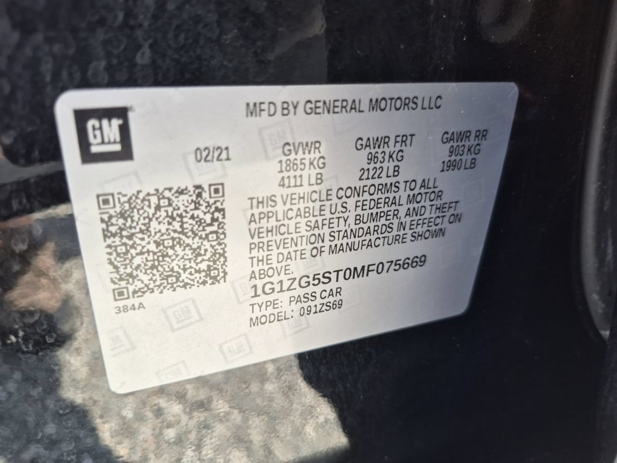 Used 2021 Mosaic Black Metallic Chevrolet RS image 26