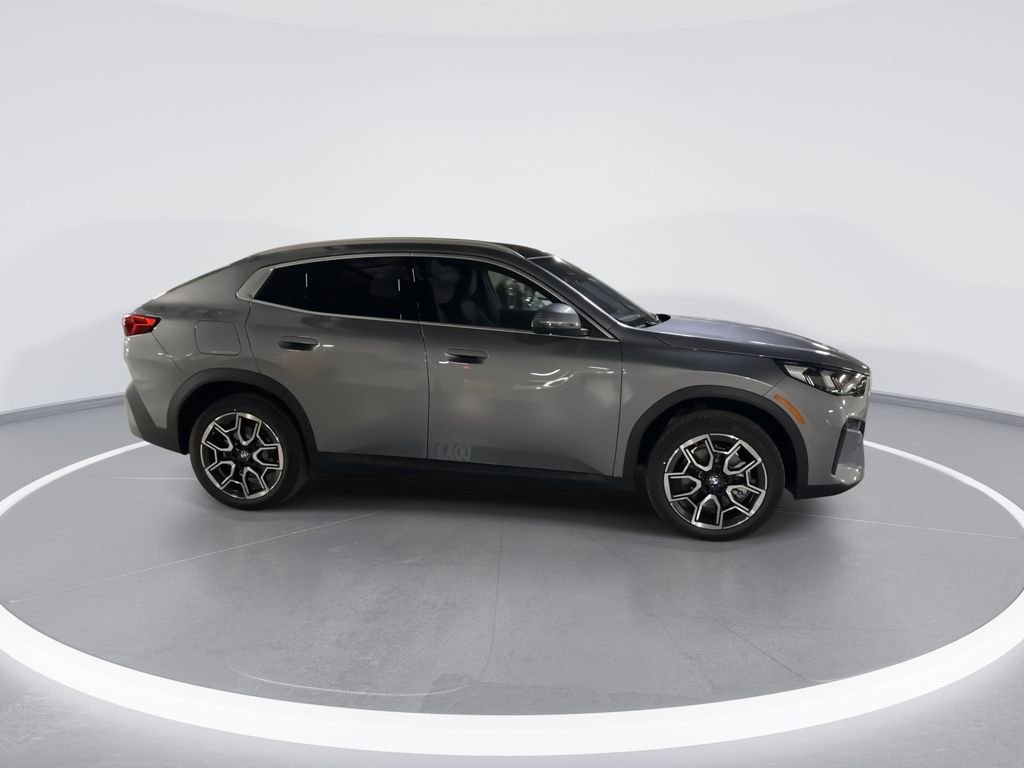 Used 2026 Gray BMW xDrive28i image 9