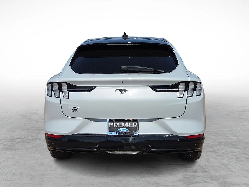 Used 2022 White Ford Premium image 9