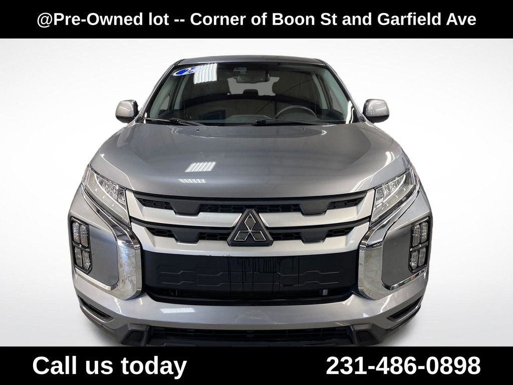 Used 2024  Mitsubishi 2.0 ES image 11
