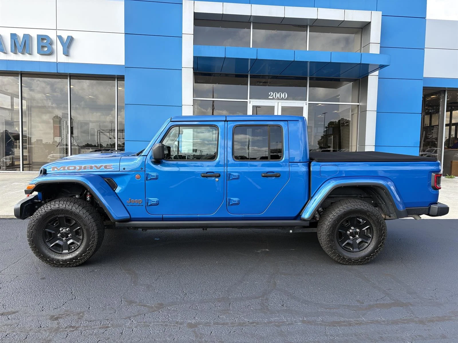 Used 2023 Blue Jeep Mojave 4x4 image 4