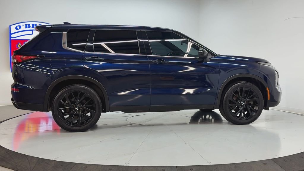 Used 2022 Cosmic Blue Metallic Mitsubishi  image 4