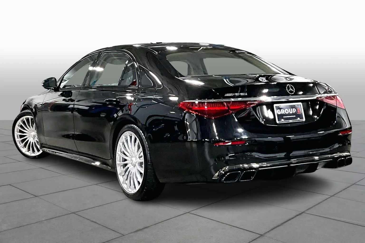 2025 Mercedes-Benz S-Class S 63 - Photo 4