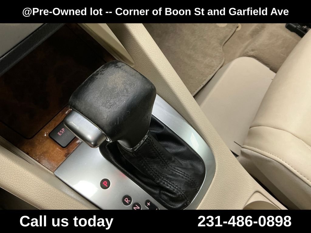 Used 2007  Volkswagen 2.0T image 22