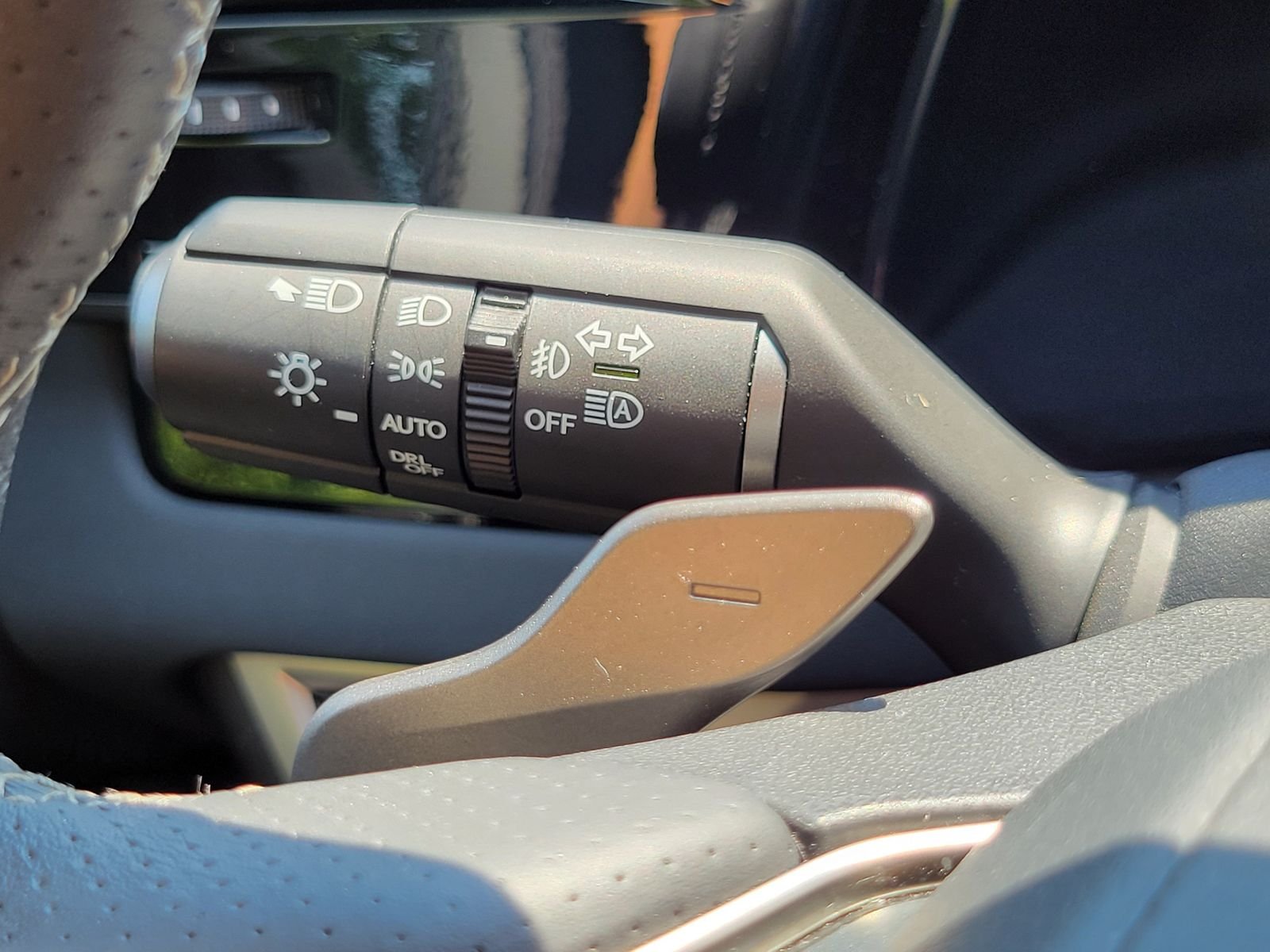 Used 2024 Brown Lexus 500h F SPORT Performance image 18