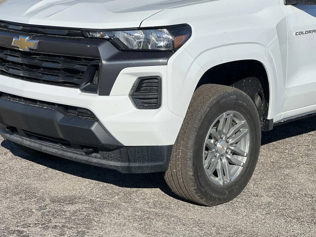 New 2026 Summit White Chevrolet LT image 8