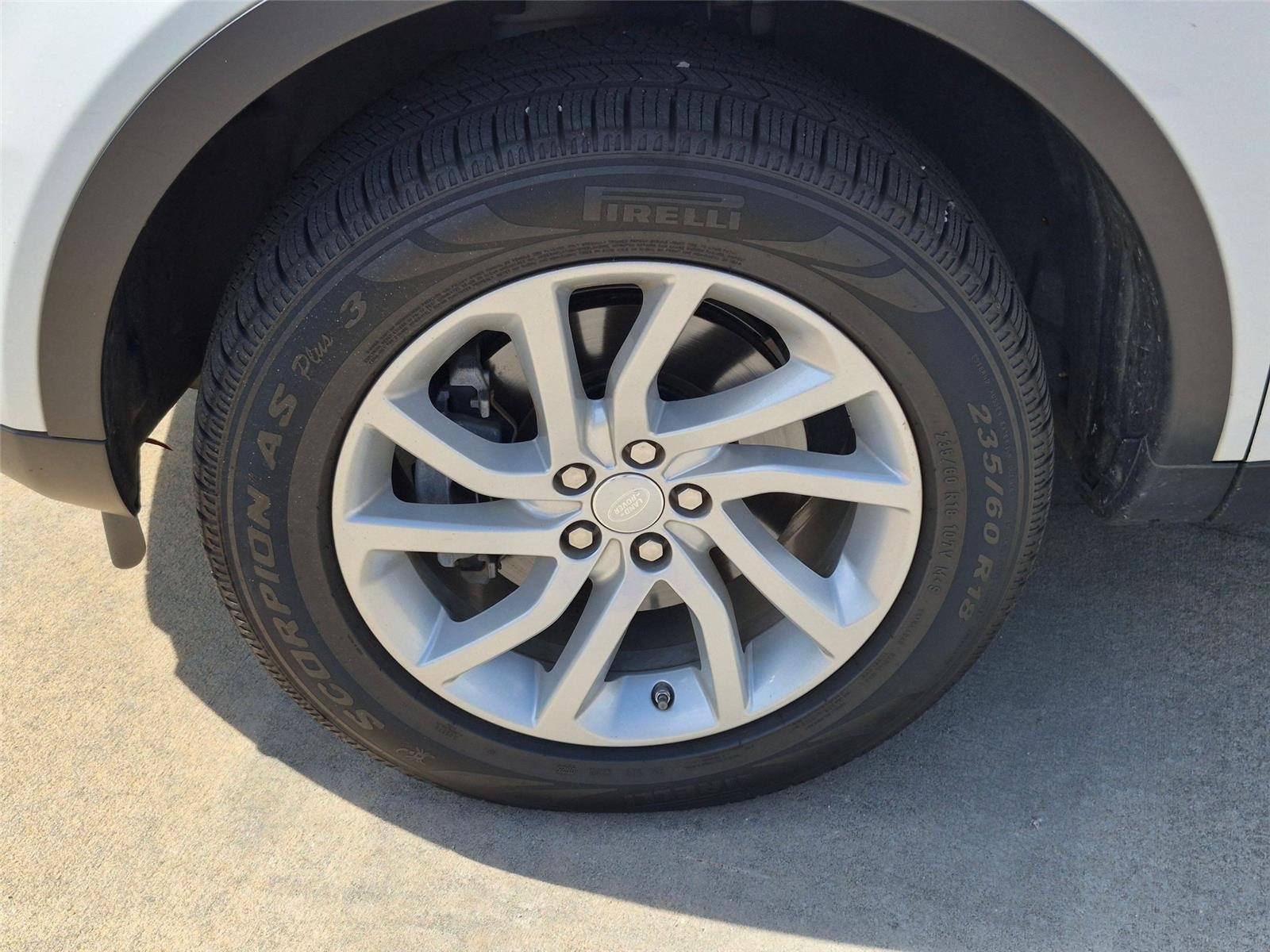 Used 2018 WHITE LAND ROVER HSE image 7