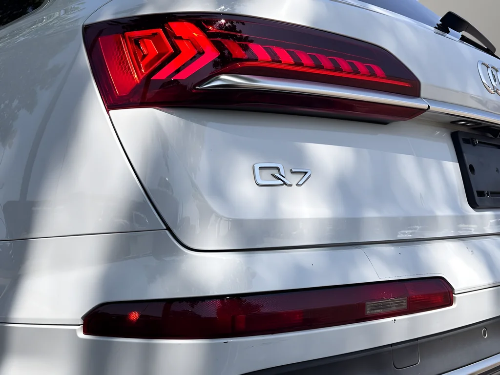 Used 2020 White Audi 55 Premium Plus image 30