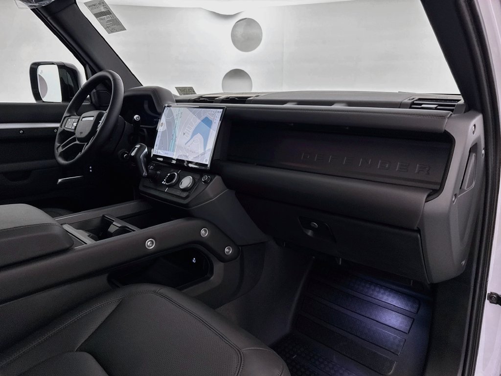 New 2026 Fuji White Land Rover X-Dynamic SE image 30