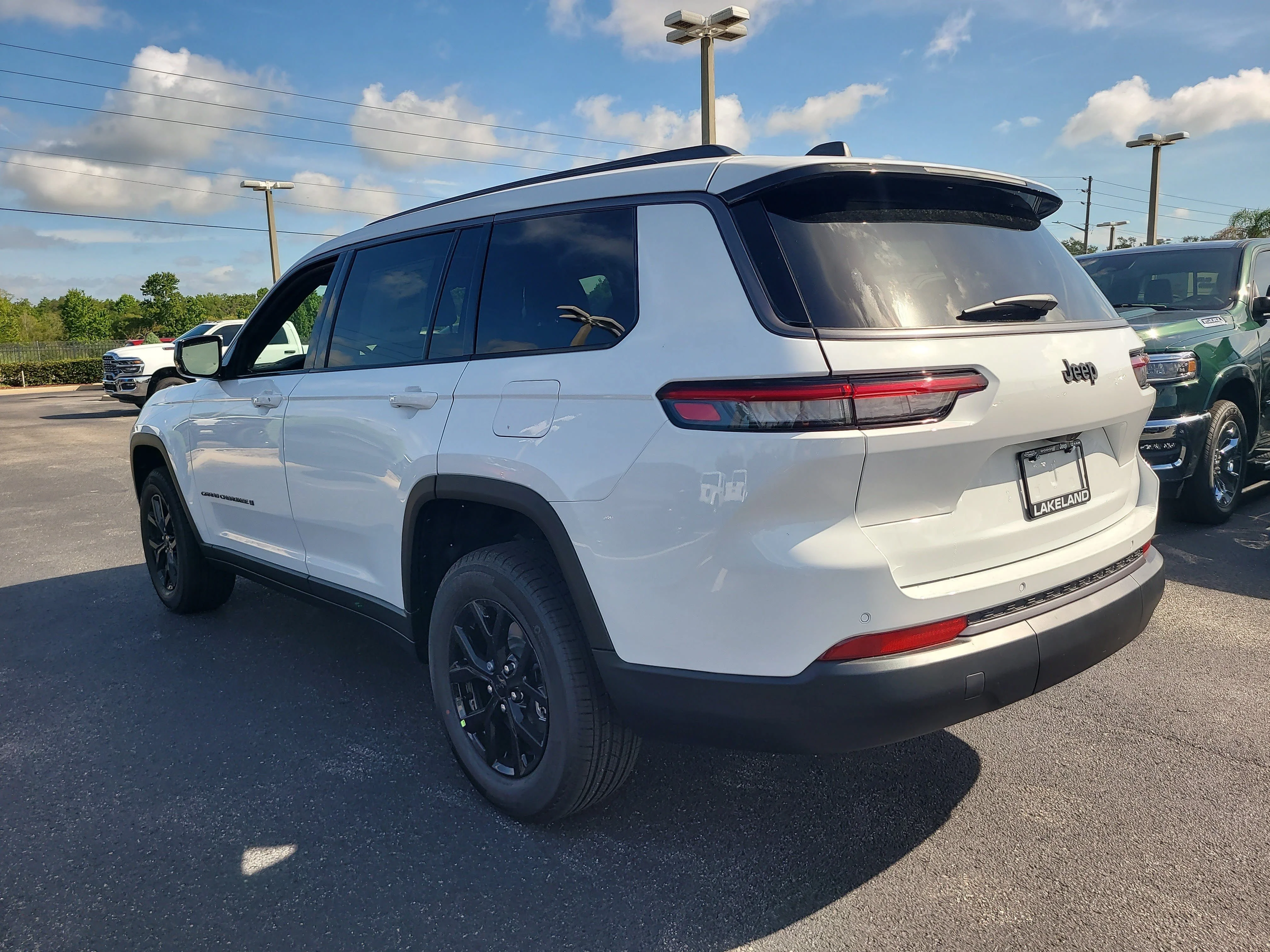 New 2026 Bright White Clearcoat Jeep Laredo Altitude image 8