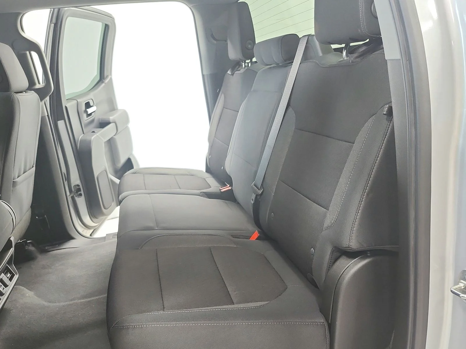 Used 2019 Silver Chevrolet LT image 31