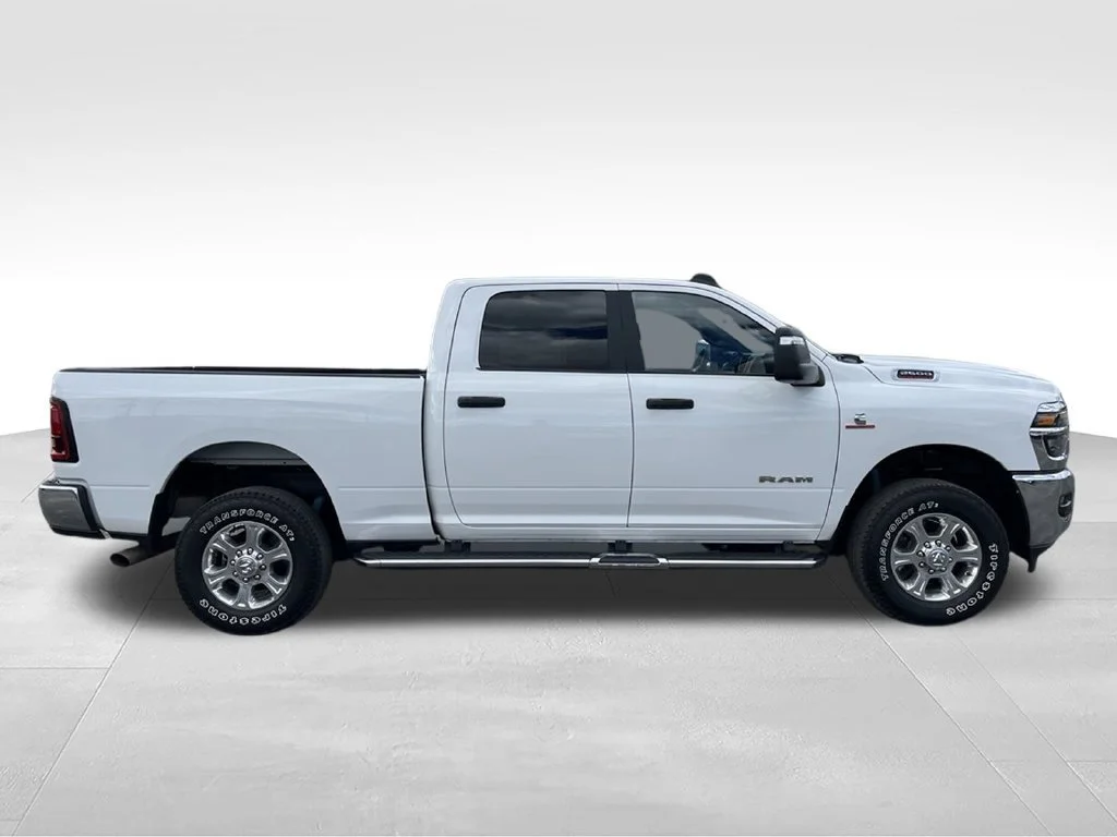 Used 2025 White Ram Big Horn image 4