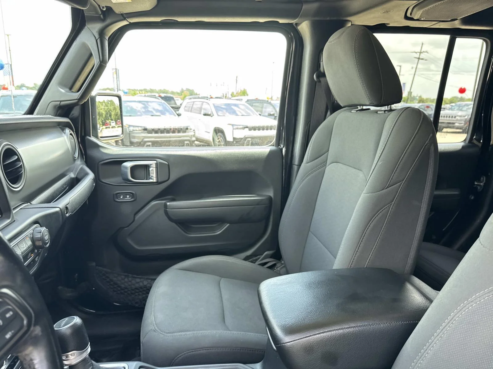 Used 2022 Black Jeep Sport S image 15