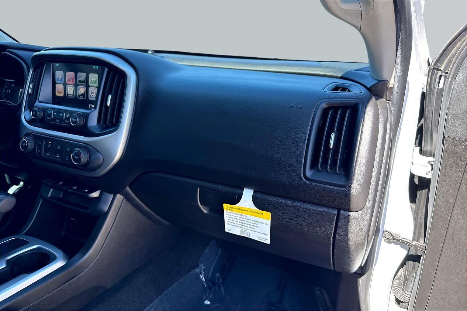 Used 2016 Summit White Chevrolet 2WD LT image 19