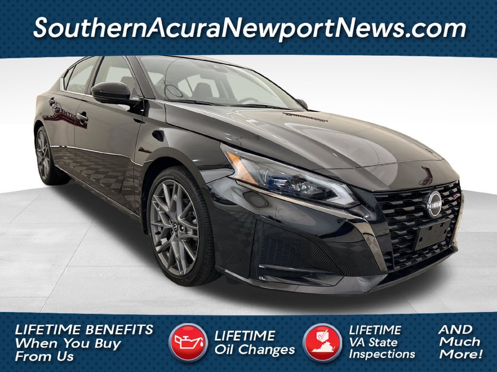 Used 2023 Black Nissan 2.0 SR image 1