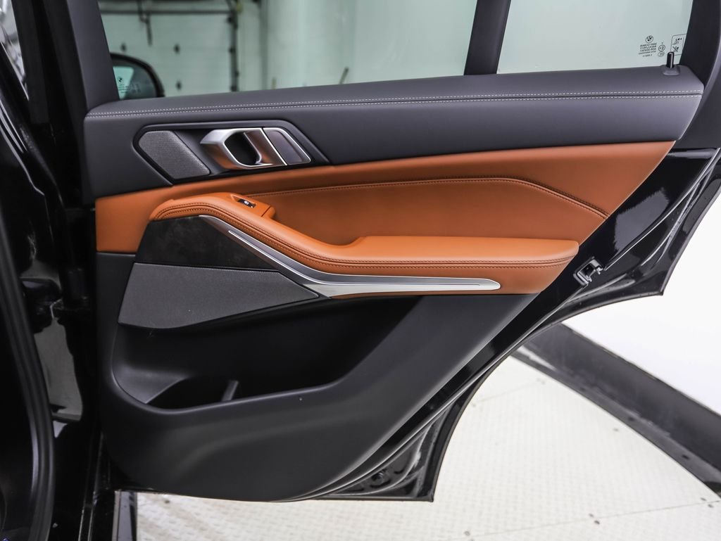 New 2026 Black Sapphire Metallic BMW xDrive50e image 25