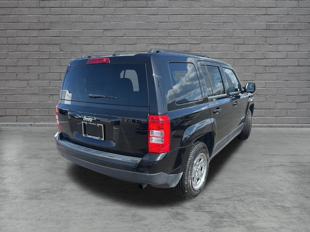 Used 2017 Black Jeep Sport image 9
