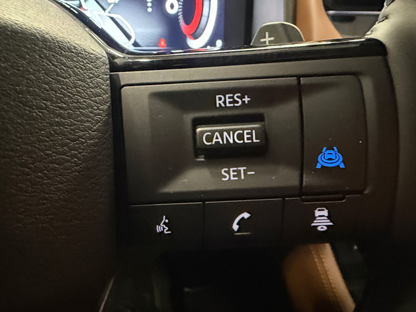 Used 2025 Everest White Pearl/Super Black Nissan Platinum image 45